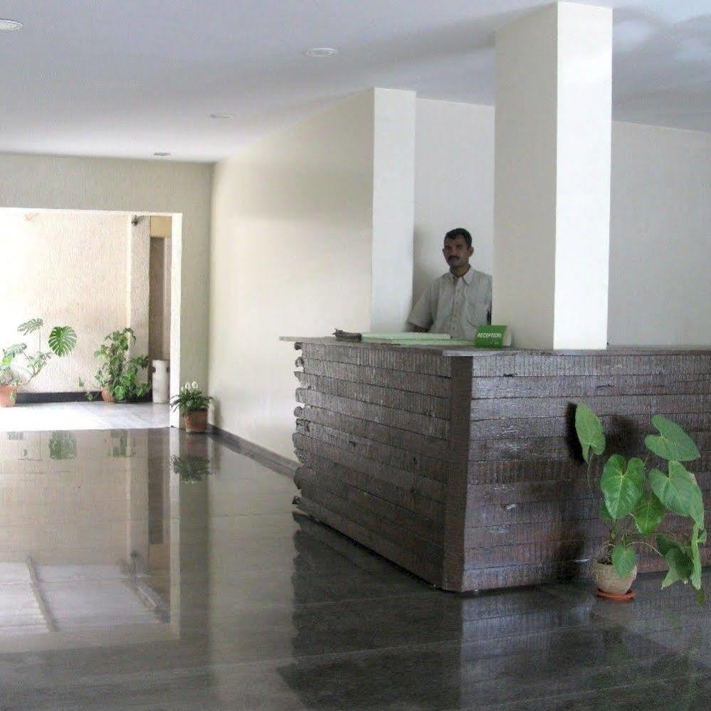 Oyo 1194 Hotel Gulmohr Pune Extérieur photo