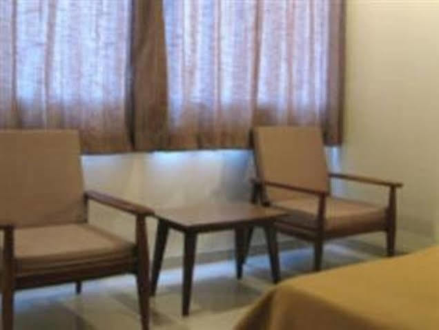 Oyo 1194 Hotel Gulmohr Pune Extérieur photo